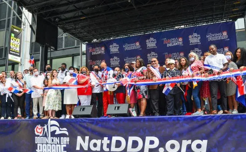 恒盛注册官网入口百度集团足球训练秘籍：揭秘足球运动员穿小背心的训练方式